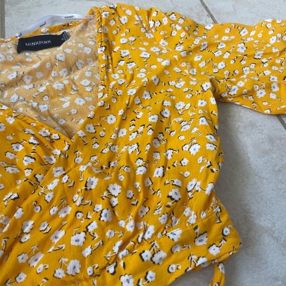 Mink Pink crop top - Picture 2 of 2